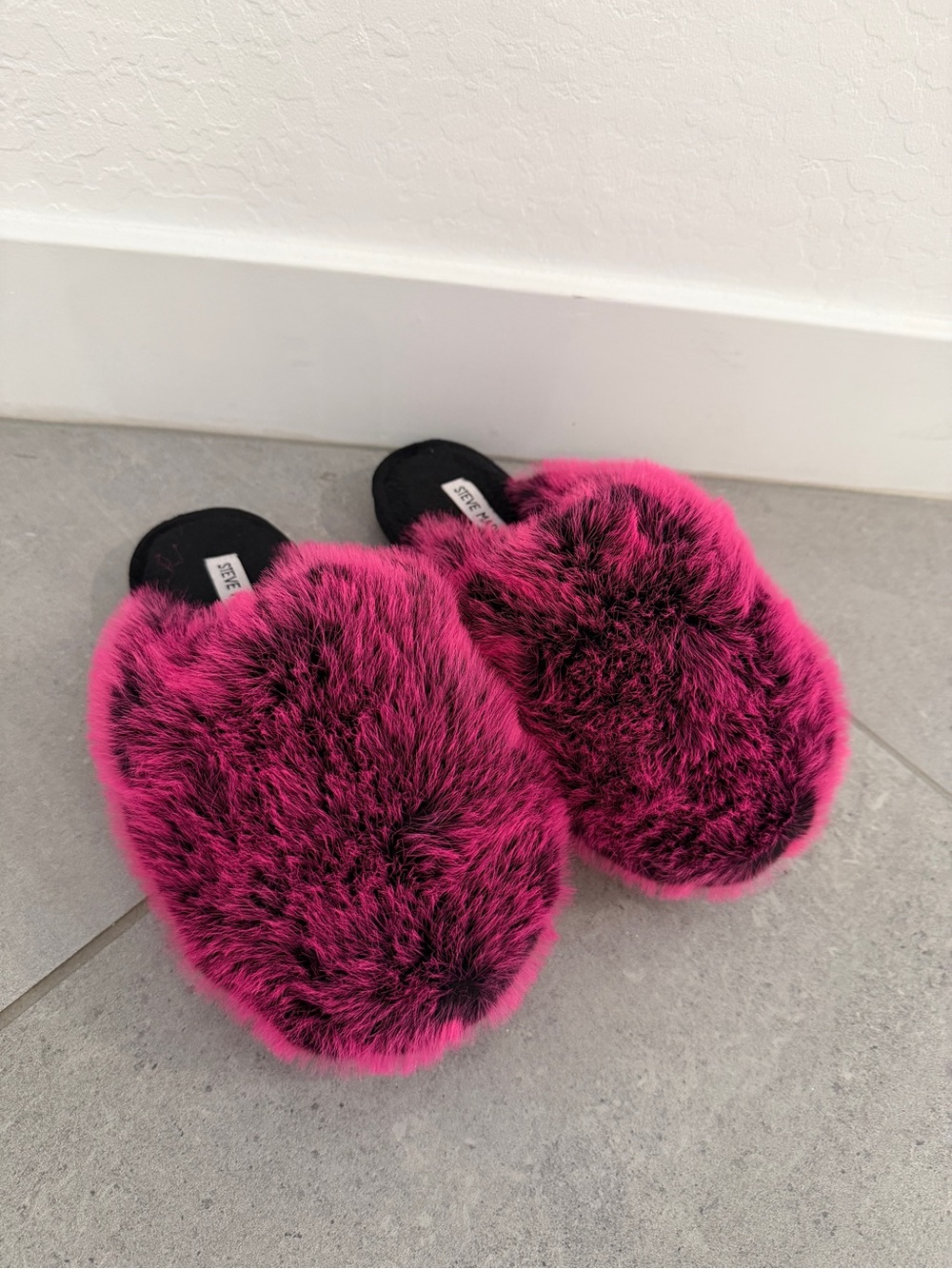 Steve Madden Hot Pink Faux Fur Slide Slippers